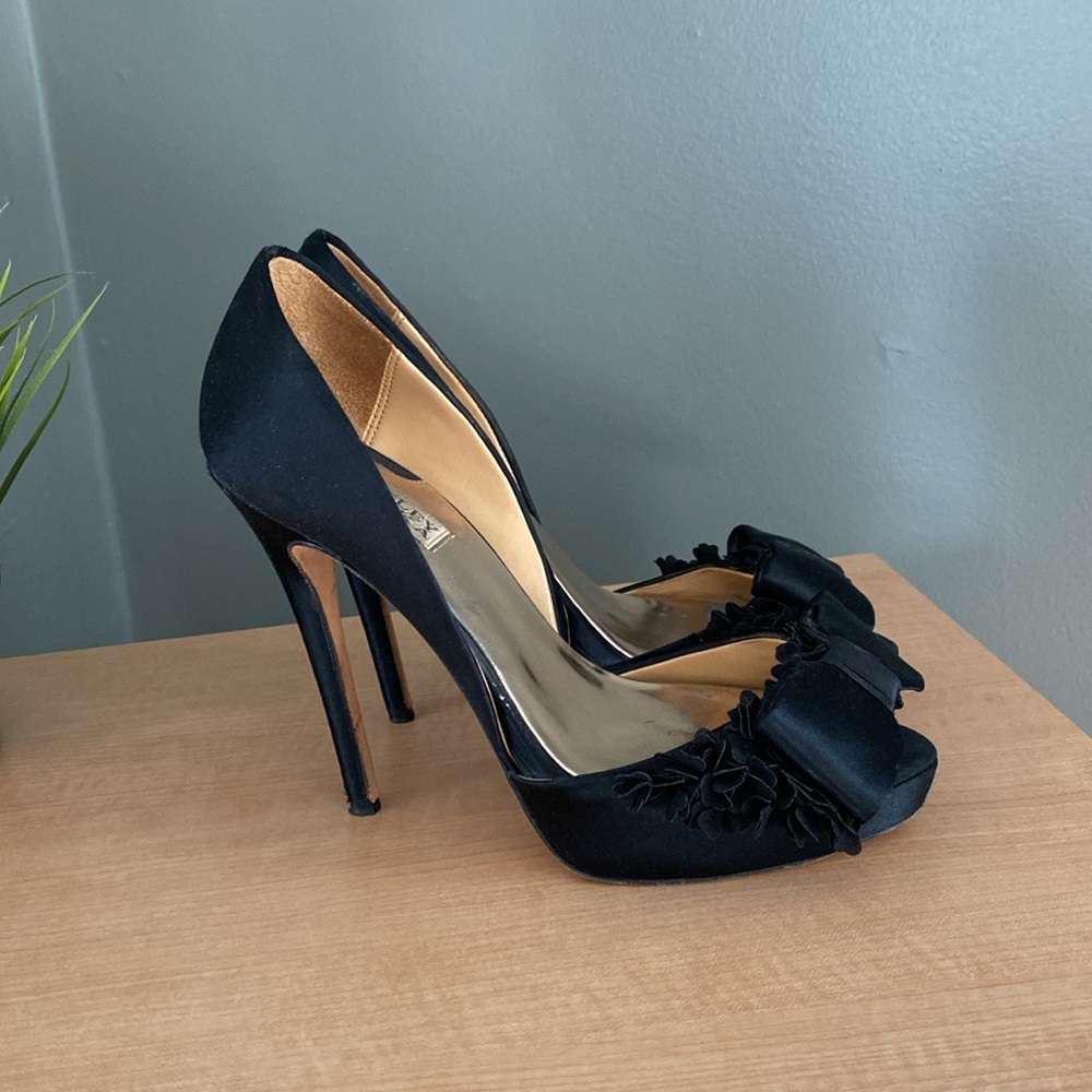 Badgley Mischka satin bow heels